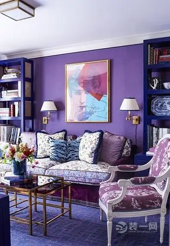 一个柔软温馨的蓝色 紫色家居 既前卫由古典