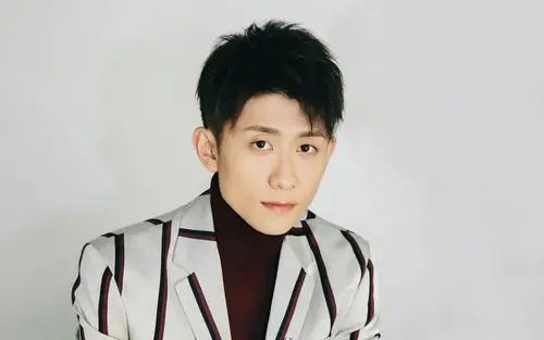 张一山帅气写真电脑桌面壁纸图片