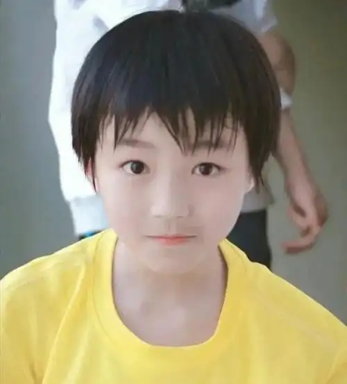 真的好可爱,虽然你比我大,但是我好像是看着你长大的#宝藏男孩王俊凯