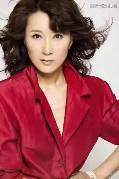 教授夸她比巩俐还优秀,范伟钦点演"媳妇",出道24年却不火