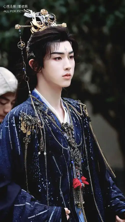 郭俊辰狐妖小红娘王权篇#  郭俊辰新剧古装造型真的好绝体态太毫怂