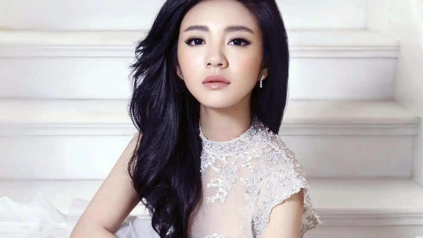 安以轩唯美时尚写真高清桌面壁纸