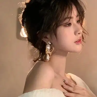 闺蜜气质女头:"落日余晖的路上总_女生头像_我要个性网