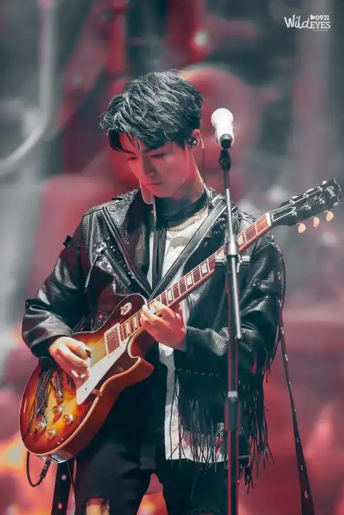 王俊凯摇滚版造型合集期待我们的乐队播出