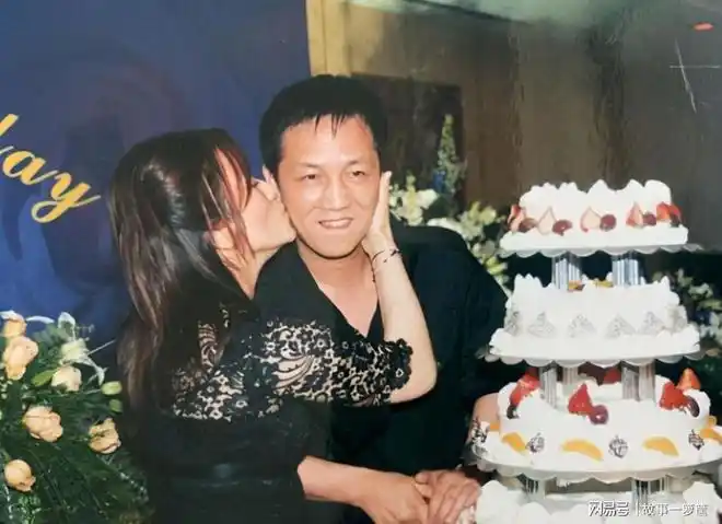 周正毅:入狱后嫌监狱太热,给牢房装空调,服刑16年赚30亿|坐牢|毛玉萍