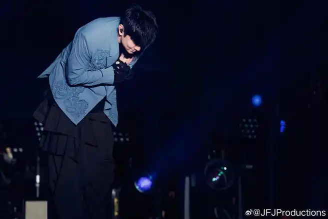 林俊杰jj20世界巡回演唱会##jj20andbeyond##在林俊杰演唱会重拾快乐