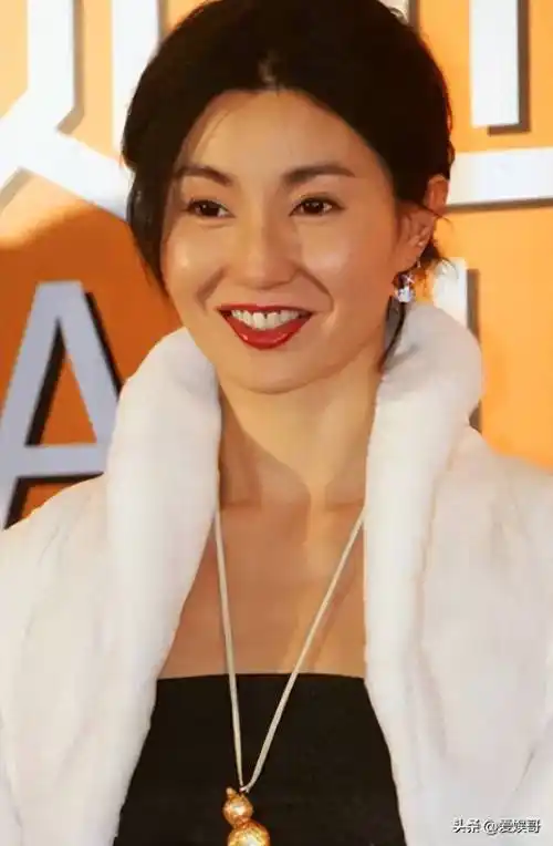 "香港女神"张曼玉,她的事业辉煌,感情经历却坎坷.