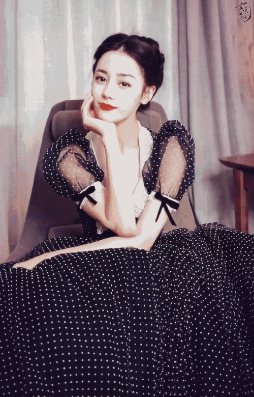 摄影师回应迪丽热巴未修原档生图##迪丽热巴未修原档生图