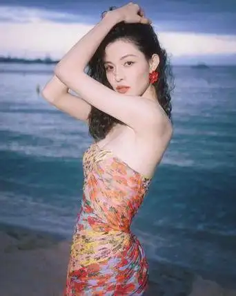 钟楚曦「健身房贴身大4岁男星」cp成真|cp|林心如|蔡少芬|女明星_网易