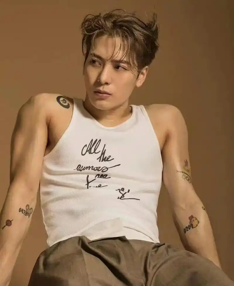 王嘉尔 #腹肌 - 抖音