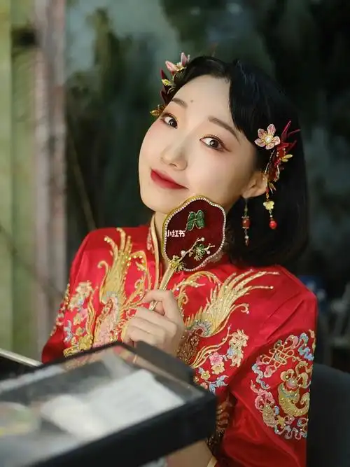 最美新娘  #星佐橙子  #短发新娘  #短发秀禾造型  #圆脸新娘中式