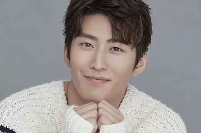 七日飙涨的85后男明星top10李易峰李肖逸任嘉伦领跑