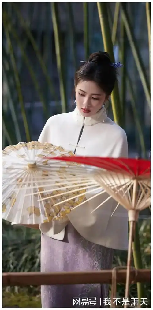 古装美人白鹿身着旗袍展现妖娆身姿