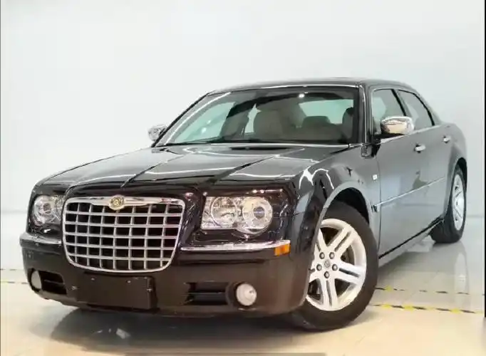 十多年前在五星级酒店门口经过_克莱斯勒300c社区_易车社区