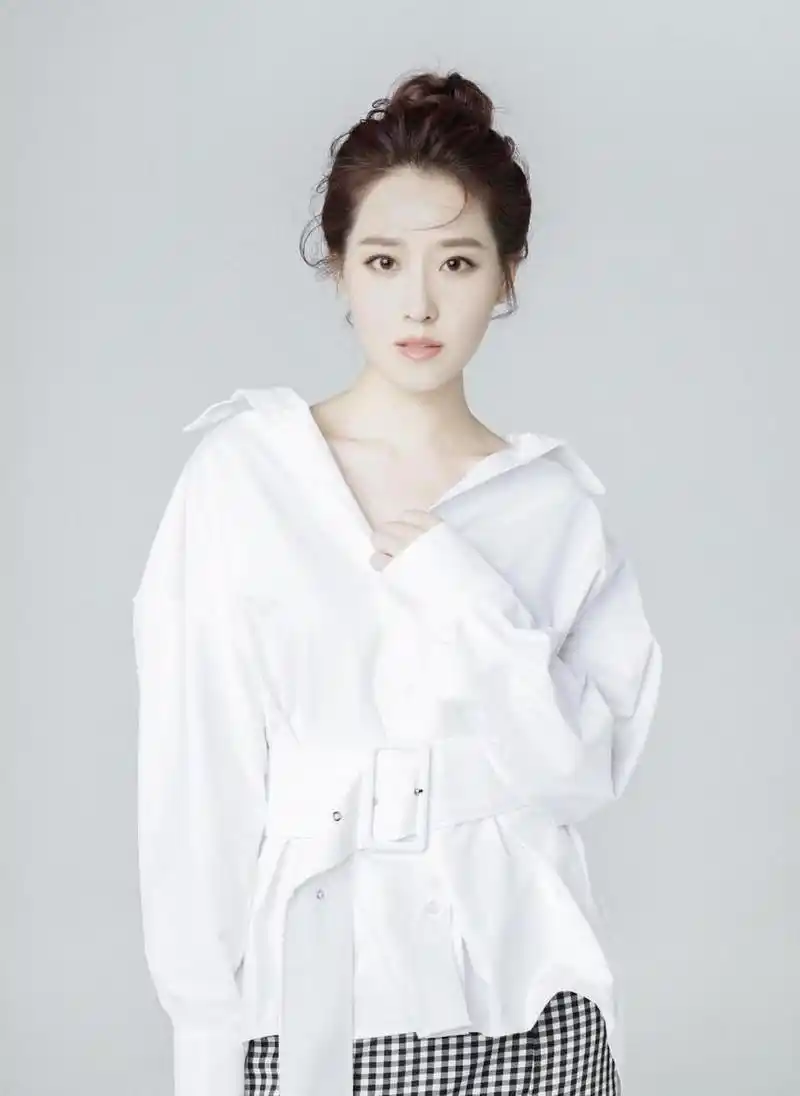 邵夏写真美图:青春靓丽,花容月貌