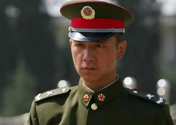 士兵突击 /a>》中的角色,由 a target="_blank" href="/item/邢佳栋/7
