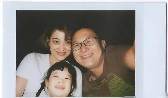 演员梅婷我这辈子最正确的决定,就是40岁高龄为二婚丈夫生二胎_曾剑生