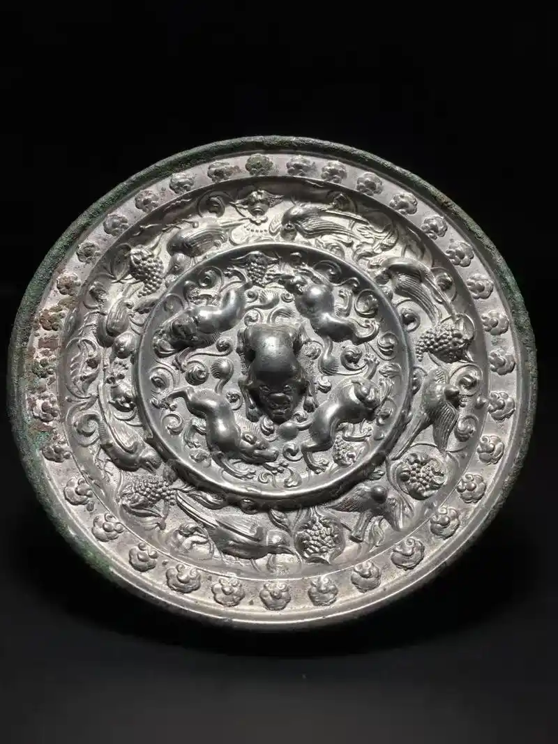 唐代海兽葡萄镜欣赏.免费鉴定历代精美铜镜 交流铜镜文化 - 抖音