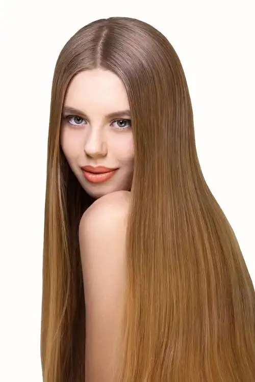 长金发的女孩,美丽的女孩,有着天生的金黄色头发