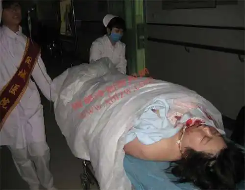 社会新闻 社会要闻 世态万象     相关报道:年轻女子从13楼坠下被4楼