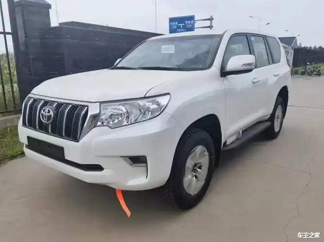 丰田霸道2700中东版堪称越野之王,拥有绝对信赖的越野性能.