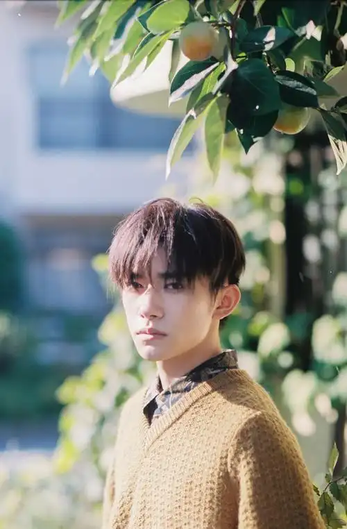 易烊千玺 | 秋日写真@摄影师ted 你是肩上痕 是眉间绪 是心中河