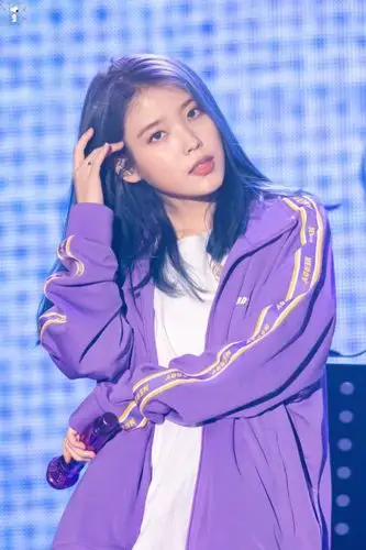 李知恩可二改饭拍标iu_snoopy