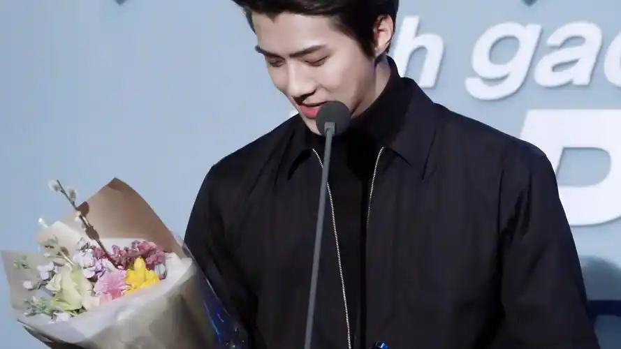 吴世勋橙光素材拿图看专辑主页 - 堆糖,美图壁纸兴趣社区