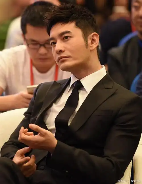 你是否还记得中国内地的一线男演员,黄晓明,1977年11月13日出生于山东