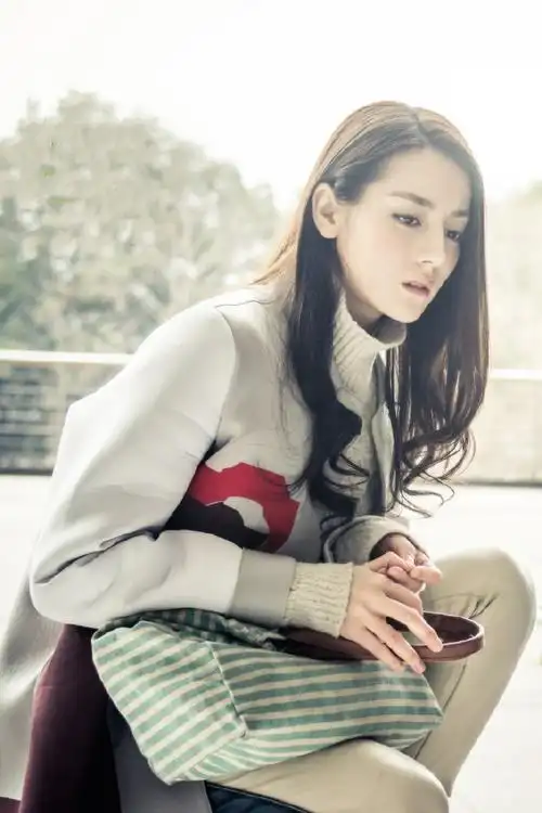 迪丽热巴你是我的荣耀##迪丽热巴乔晶晶#电影《21克拉》迪丽热巴刘佳