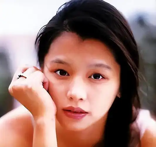 这次,49岁恢复"自由身"的徐若瑄,可谓活出了"人间清醒"