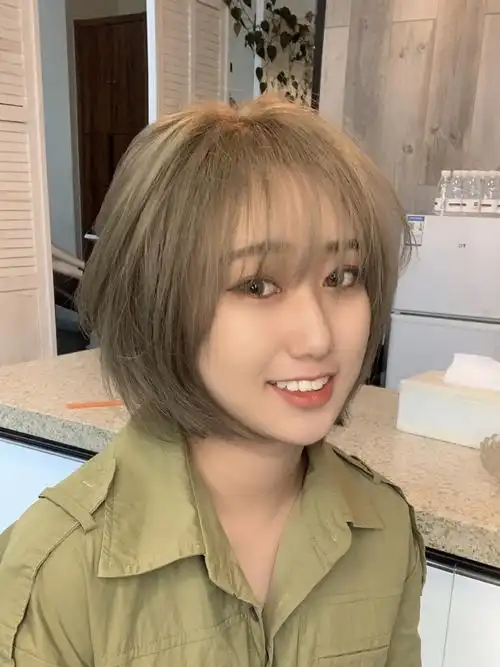 淄博染发青木亚麻色超级显白