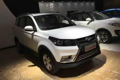 2016款北汽幻速s3l 1.5l手动尊贵型