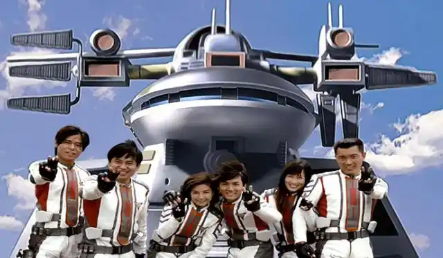 对比时隔了二十五年的胜利队特利迦真的不是在致敬迪迦