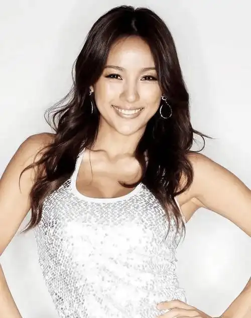 李孝利,为艺术献身的顶级女神!_身材_皮肤_进行