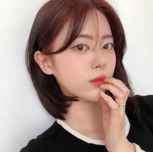 减龄齐脖短发呀