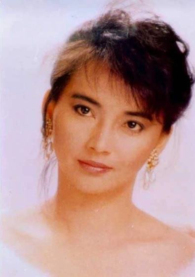 被骗拍iii级的胡慧中,初恋横死老公入狱,与孙俪关系也浮出水面