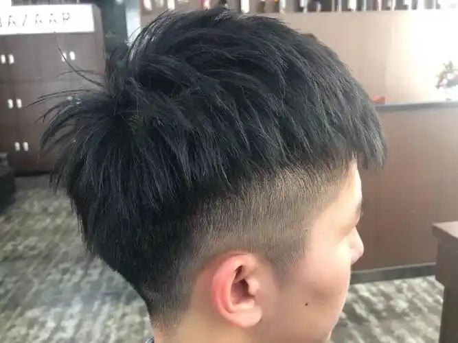 网红碎盖头发型