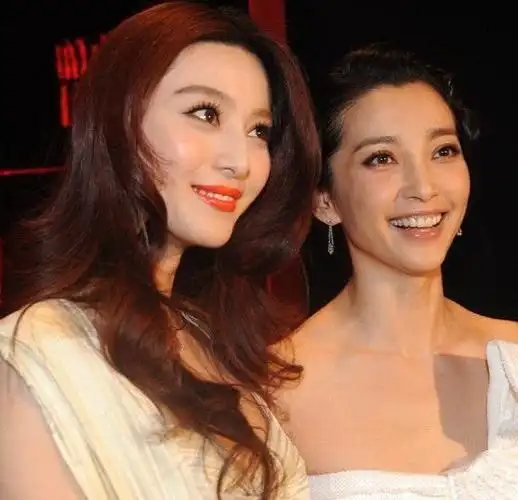 范冰冰李冰冰合影再展博弈 "双冰"较量永无止境