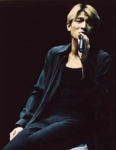 99年的黄色中分刘德华,应该38岁的样子!