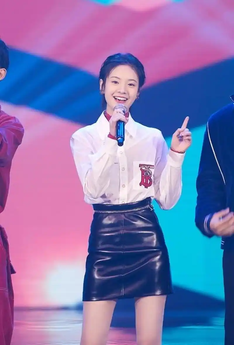 李庚希,2000年4月22日出生,中国内地女演员.