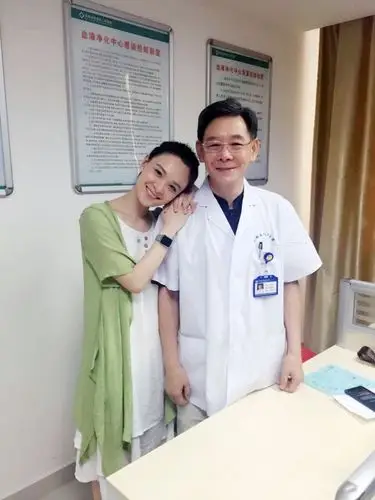 因在《甄嬛传》中饰演曹贵人一角而被观众熟知的青年演员陈思斯近期