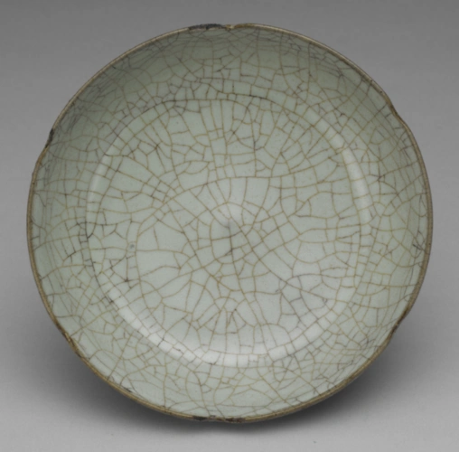 南宋元官窑青瓷葵口洗古字铭正面台北故宫博物院馆藏