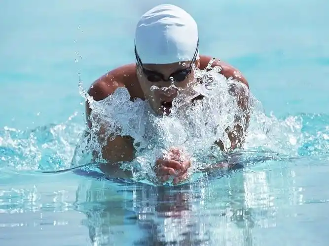 周六,周日需另加5元!先锋游泳馆让你享受海一样的感觉!