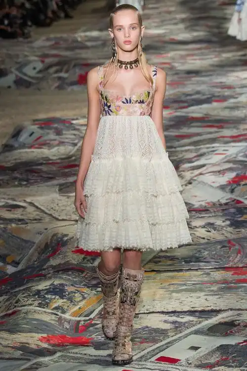 alexander mcqueen 2017春夏系列时装秀