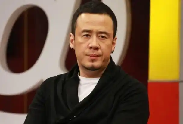 杨坤回应盐城演唱仅50人观看传闻 究竟是谁在造谣,谁在夸大?