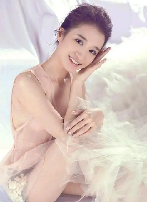 还记得《家有儿女》中杨紫的闺蜜戴明明吗?这变化真的太大了!