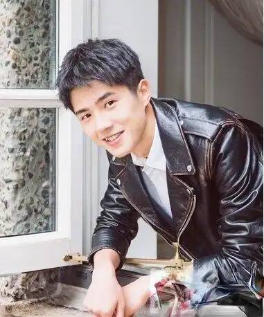 刘昊然发型堪称学生发型标杆