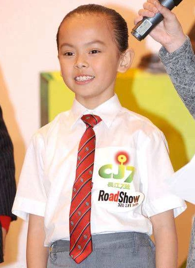 《长江七号》男孩都是女孩扮的?"富二代男孩"近照曝光,美成国民校花!