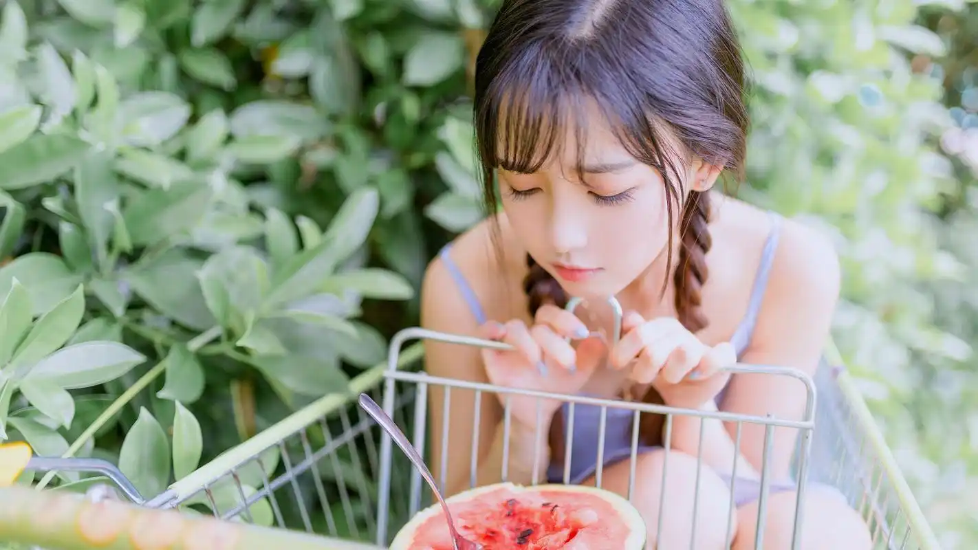 清纯双马尾美少女小清新户外高清壁纸